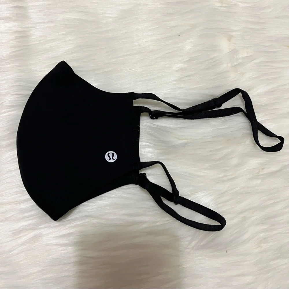 Lululemon • Double Strap Face Mask *Black*